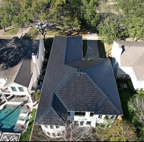 Exterior, Drone