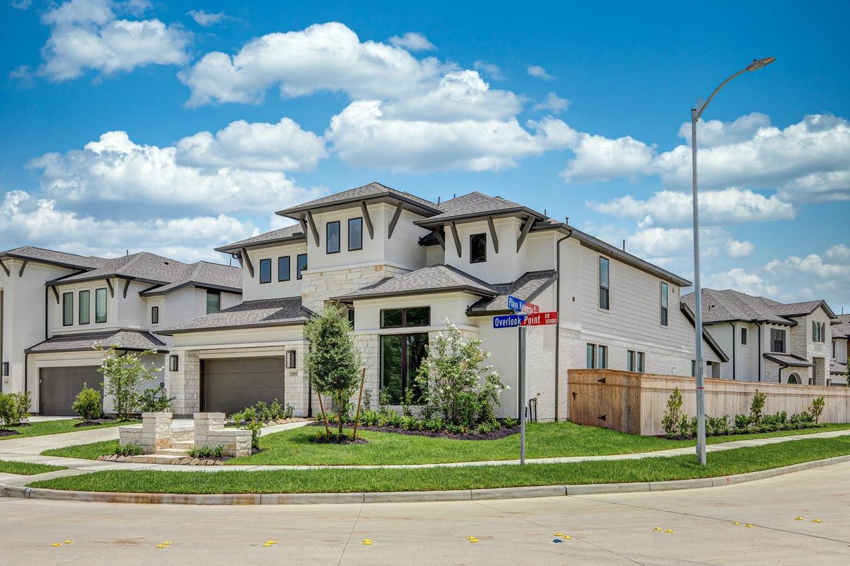 Attached, Exterior, Facade, Mediterranean