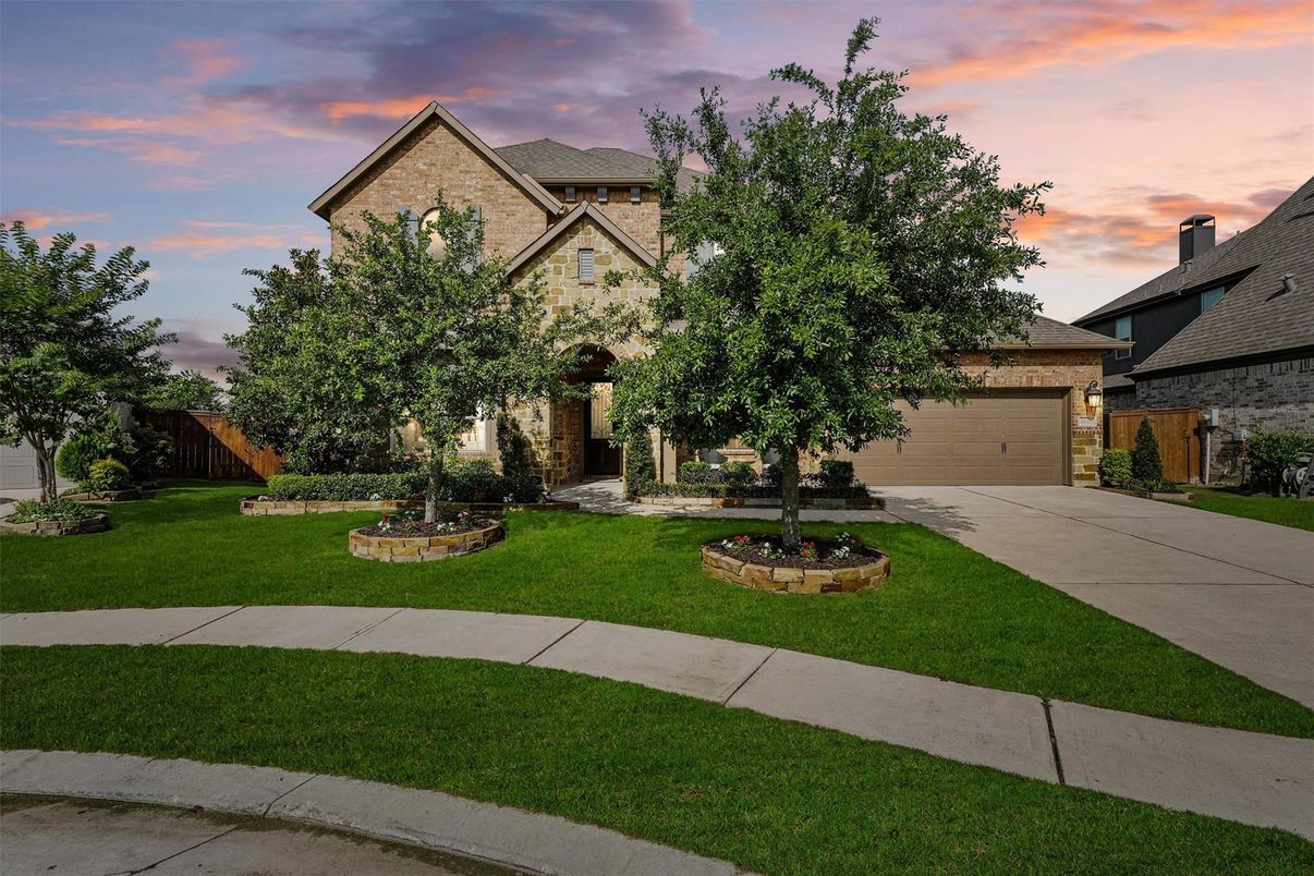 Attached, Backyard, Exterior, Facade, French Provincial