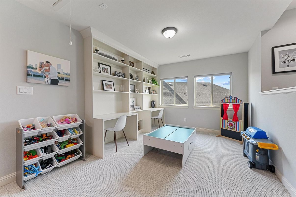 Home Office, Interior