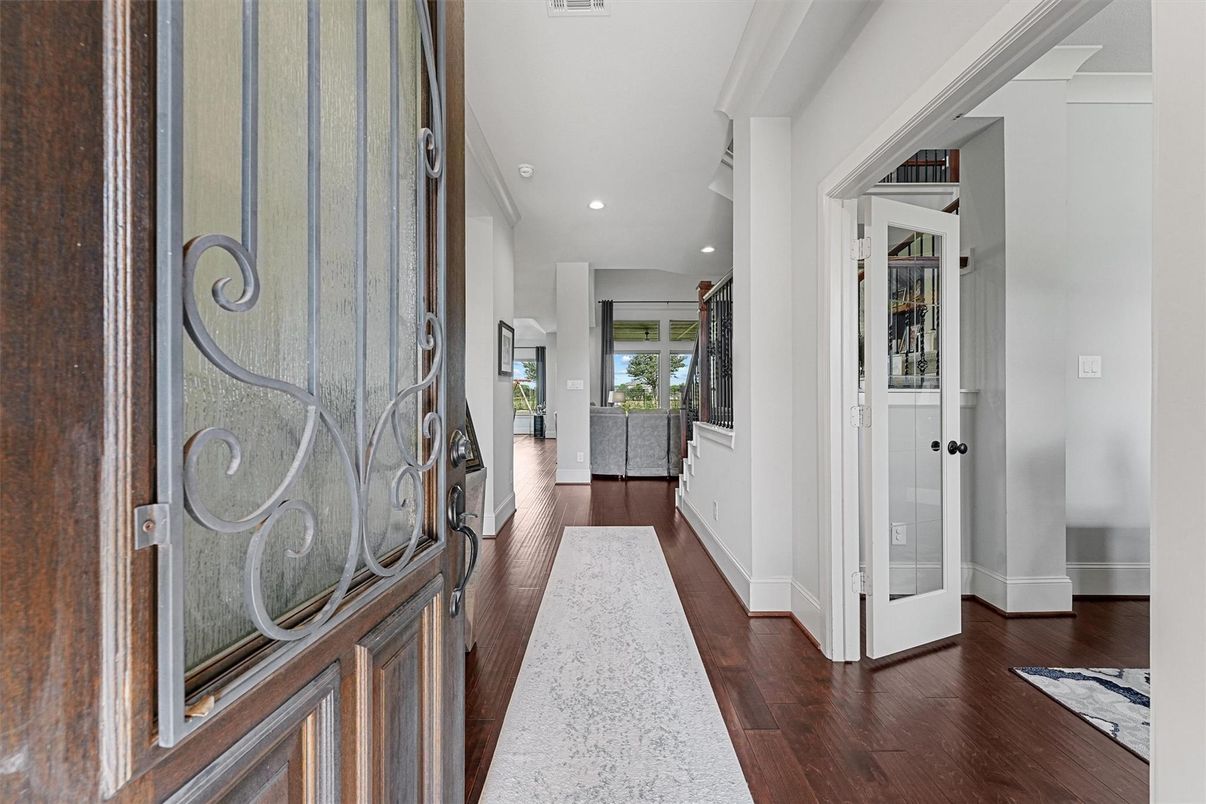 Interior, Recessed Lighting, Wood Texture Flooring