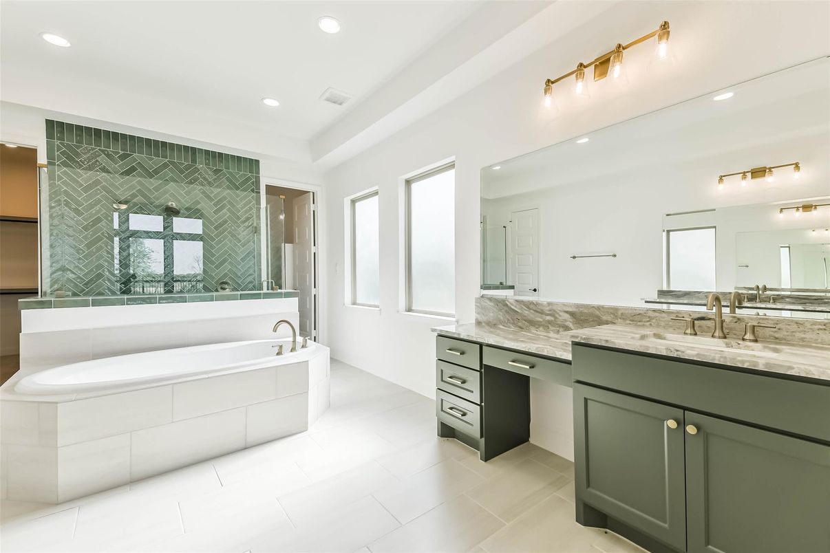Bathroom, Dual Sink Vanities, Interior, Recessed Lighting