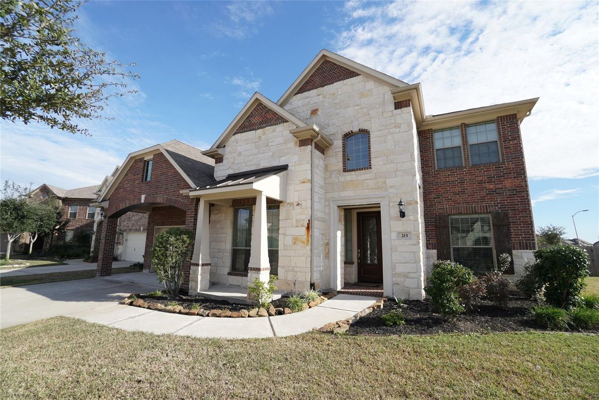 Exterior, Facade, Brick Facade, Brick Traditional