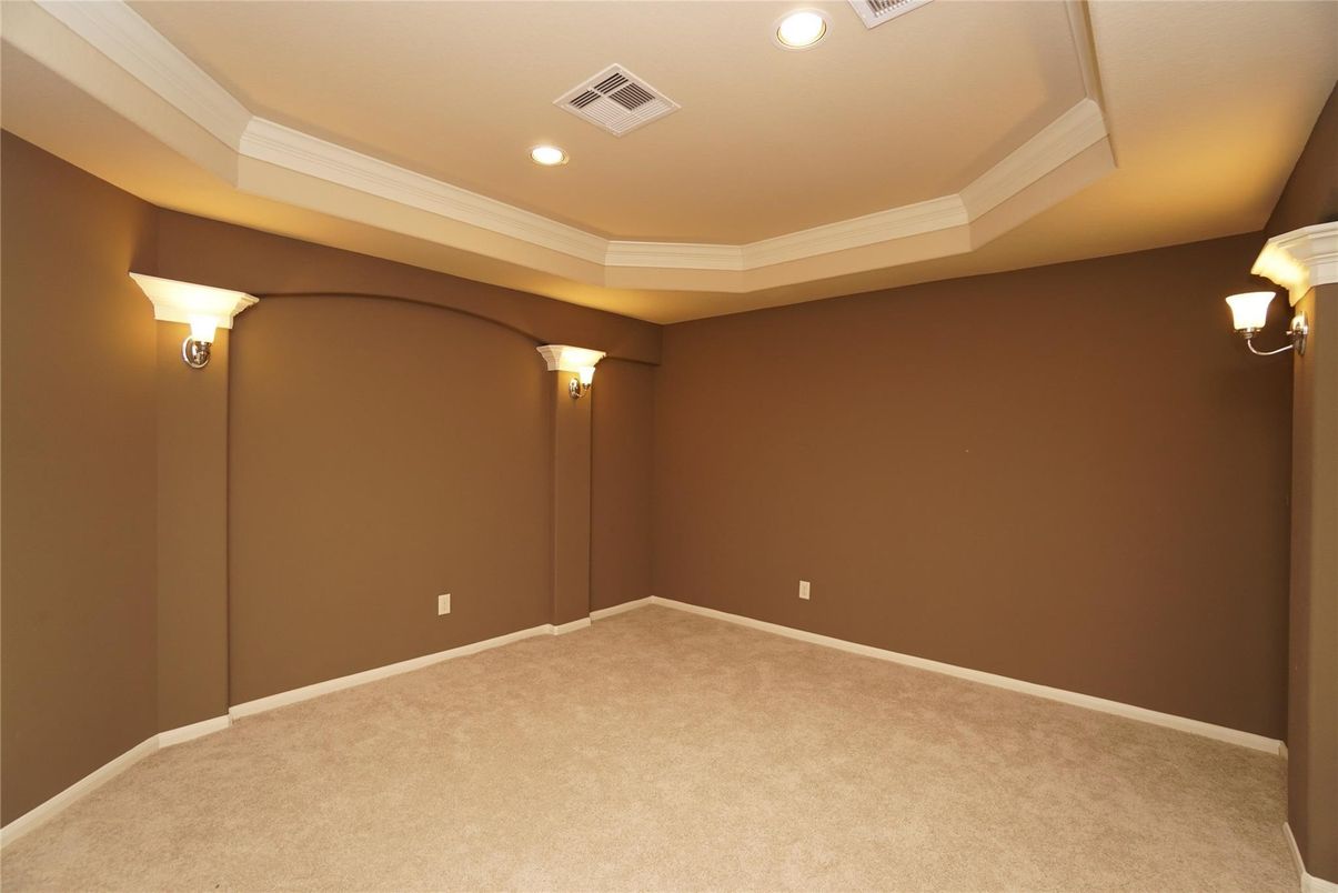Empty room, Interior, Recessed Lighting