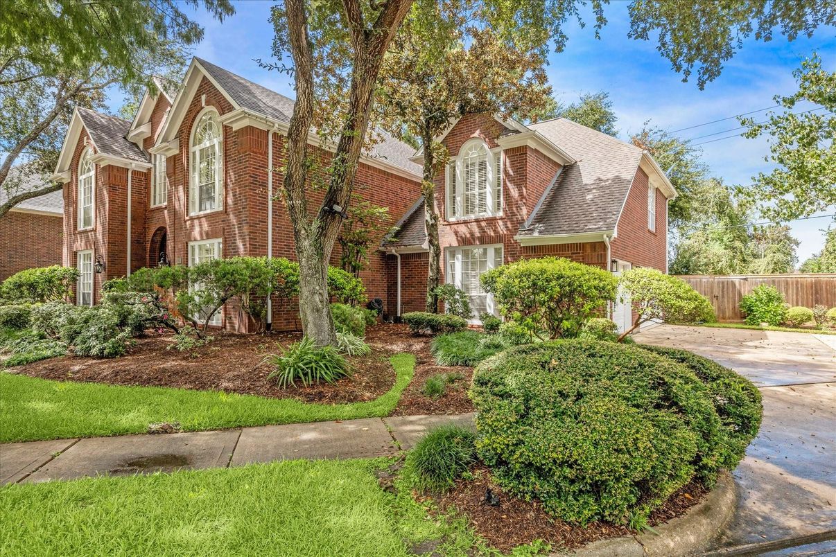 Exterior, Facade, Brick Facade, Tudor Revival