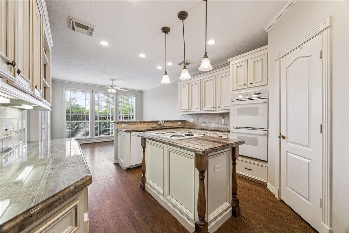 Interior, Kitchen, Pendant Lights, Recessed Lighting, Wood Texture Flooring