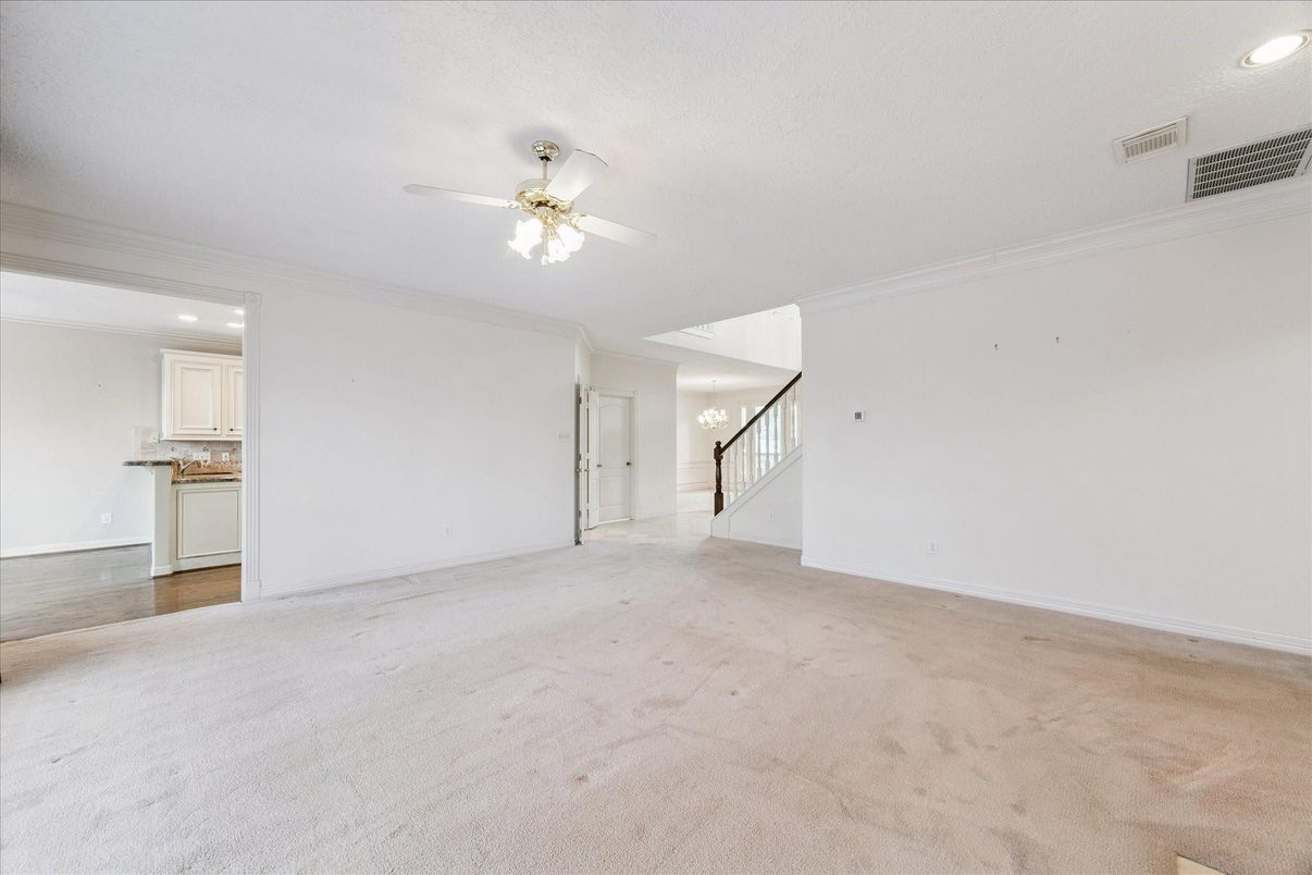 Empty room, Interior, Recessed Lighting