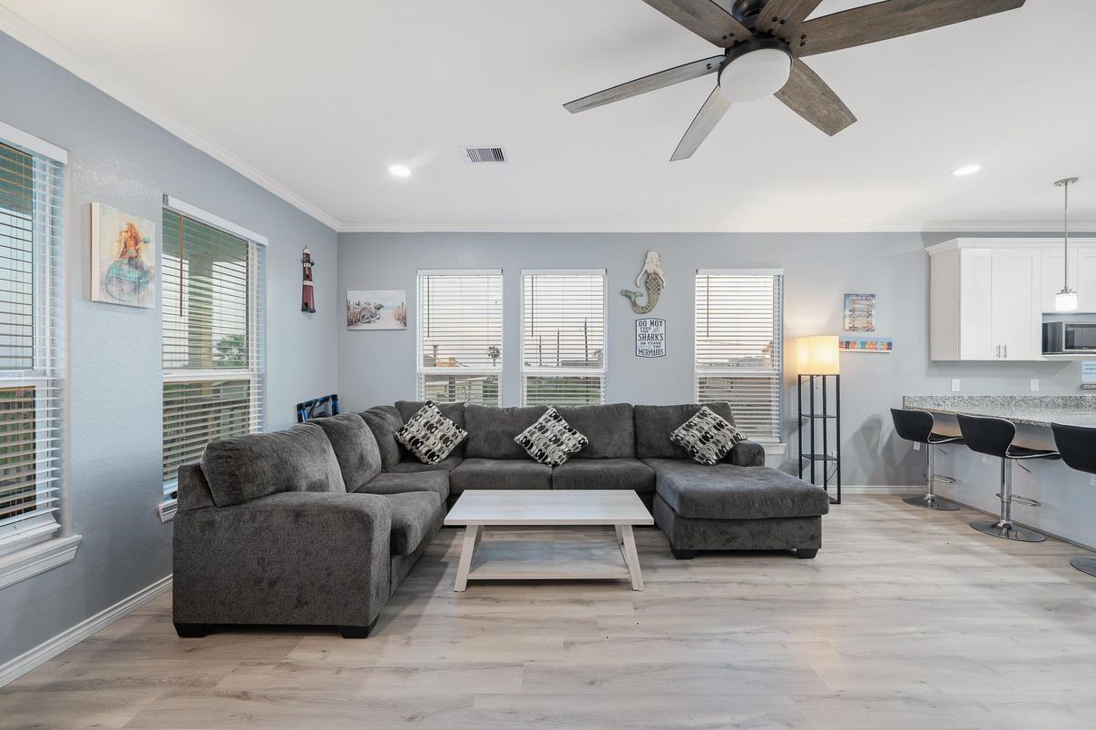 Interior, Kitchen, Living room, Pendant Lights, Recessed Lighting, Wood Texture Flooring