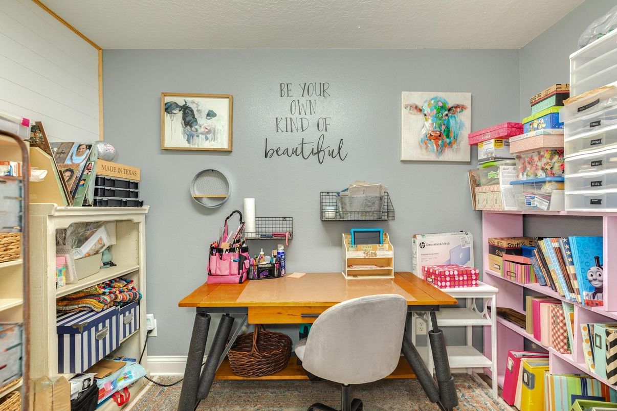 Home Office, Interior