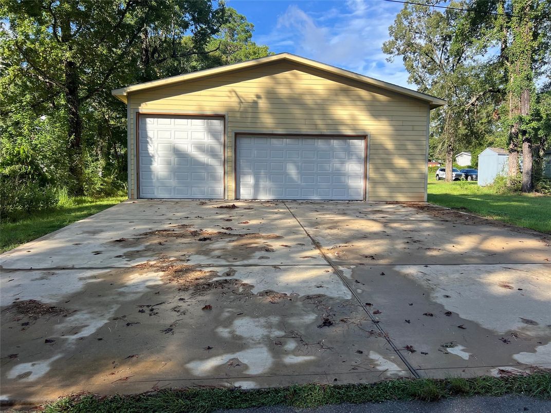 Detached Garage, Exterior