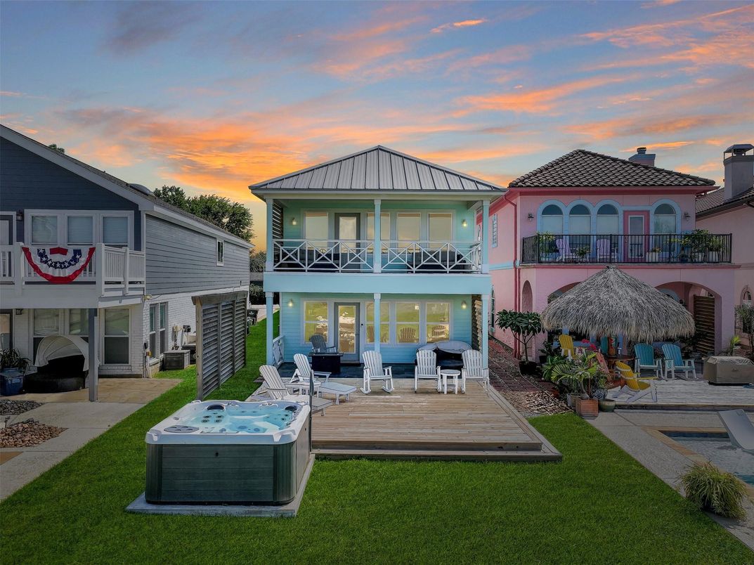 Backyard, Exterior, Hot Tub