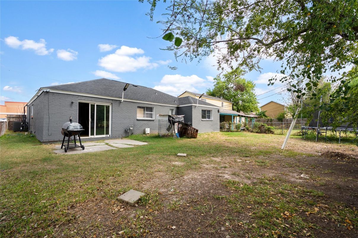 Backyard, Exterior