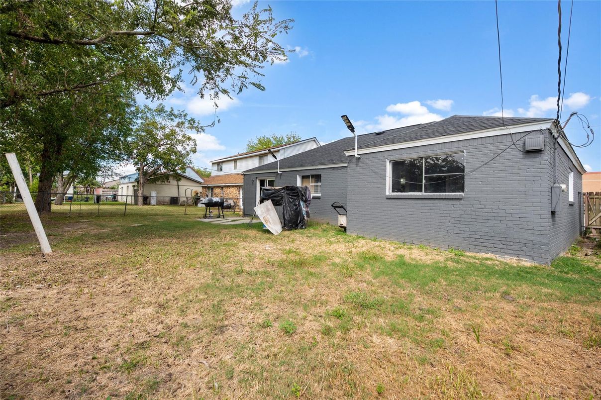 Backyard, Exterior