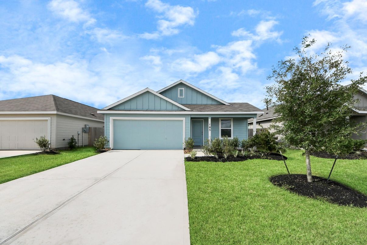 Attached, Exterior, Facade, Ranch