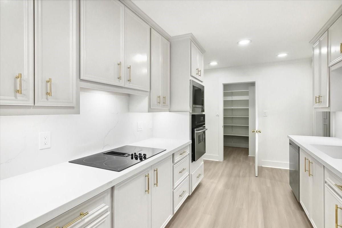 Interior, Kitchen, Recessed Lighting, Wood Texture Flooring
