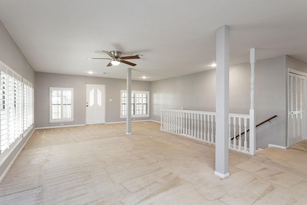 Empty room, Interior, Recessed Lighting