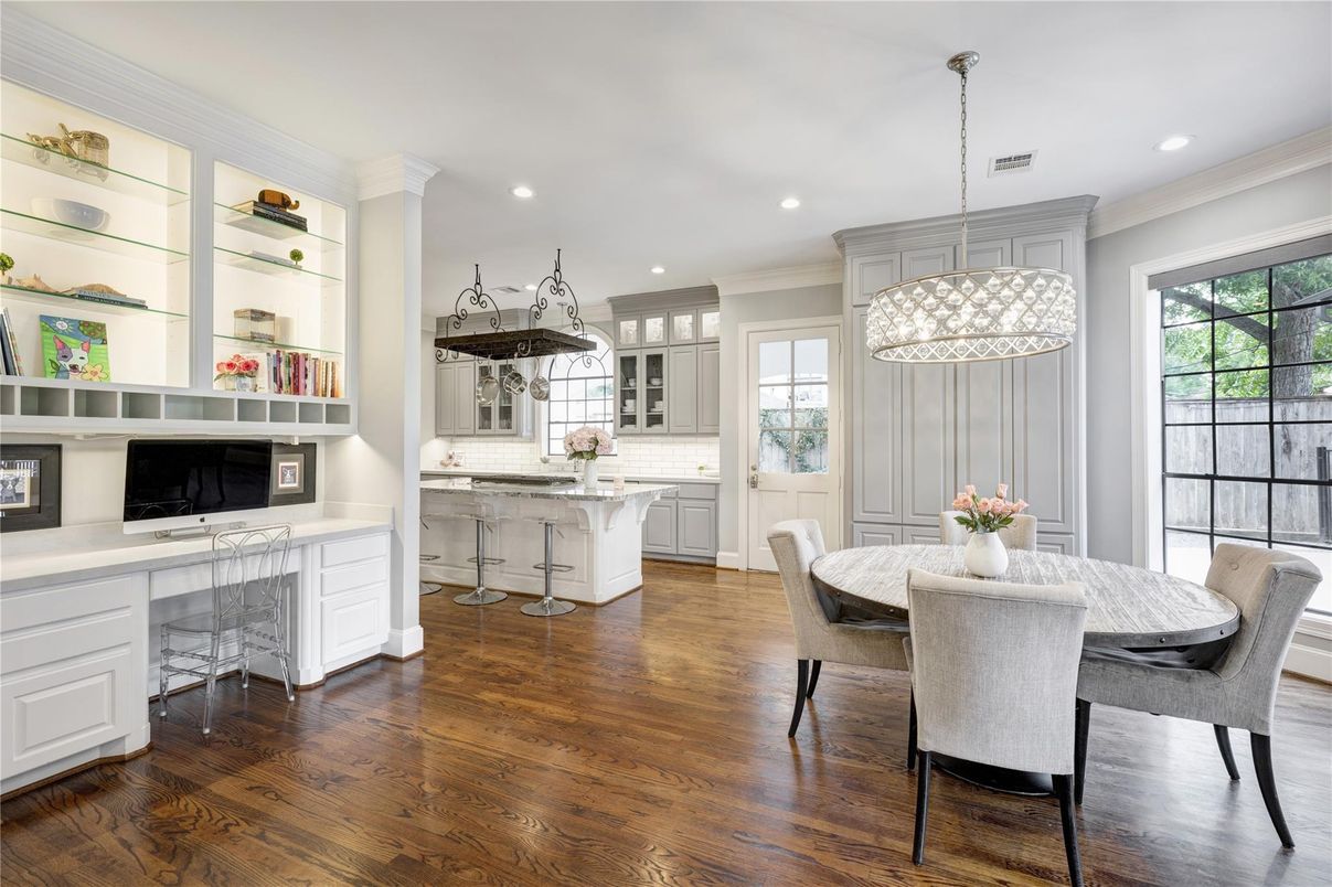Dining room, Interior, Kitchen, Pendant Lights, Recessed Lighting, Wood Texture Flooring