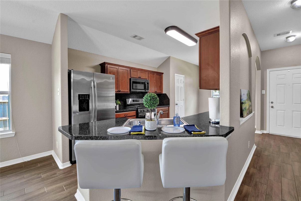 Dining room, Interior, Kitchen, Stainless Steel Appliances, Wood Texture Flooring