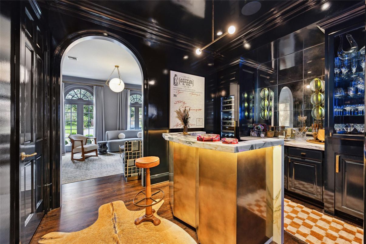 Interior, Living room, Pendant Lights, Recessed Lighting, Wood Texture Flooring