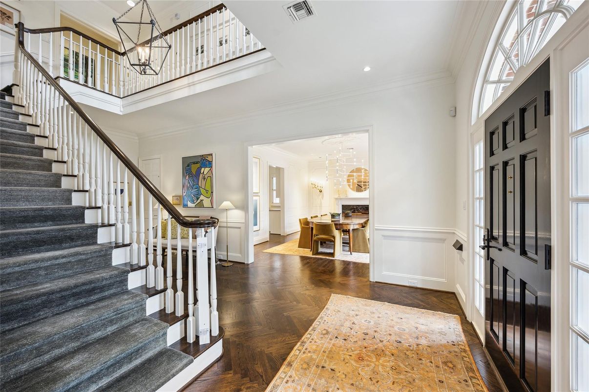 Chandelier, Dining room, Interior, Pendant Lights, Recessed Lighting, Wood Texture Flooring