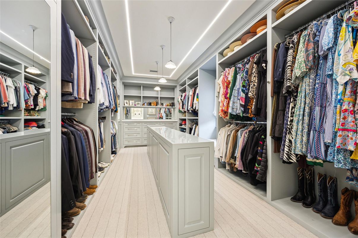 Interior, Pendant Lights, Walk-in Closets