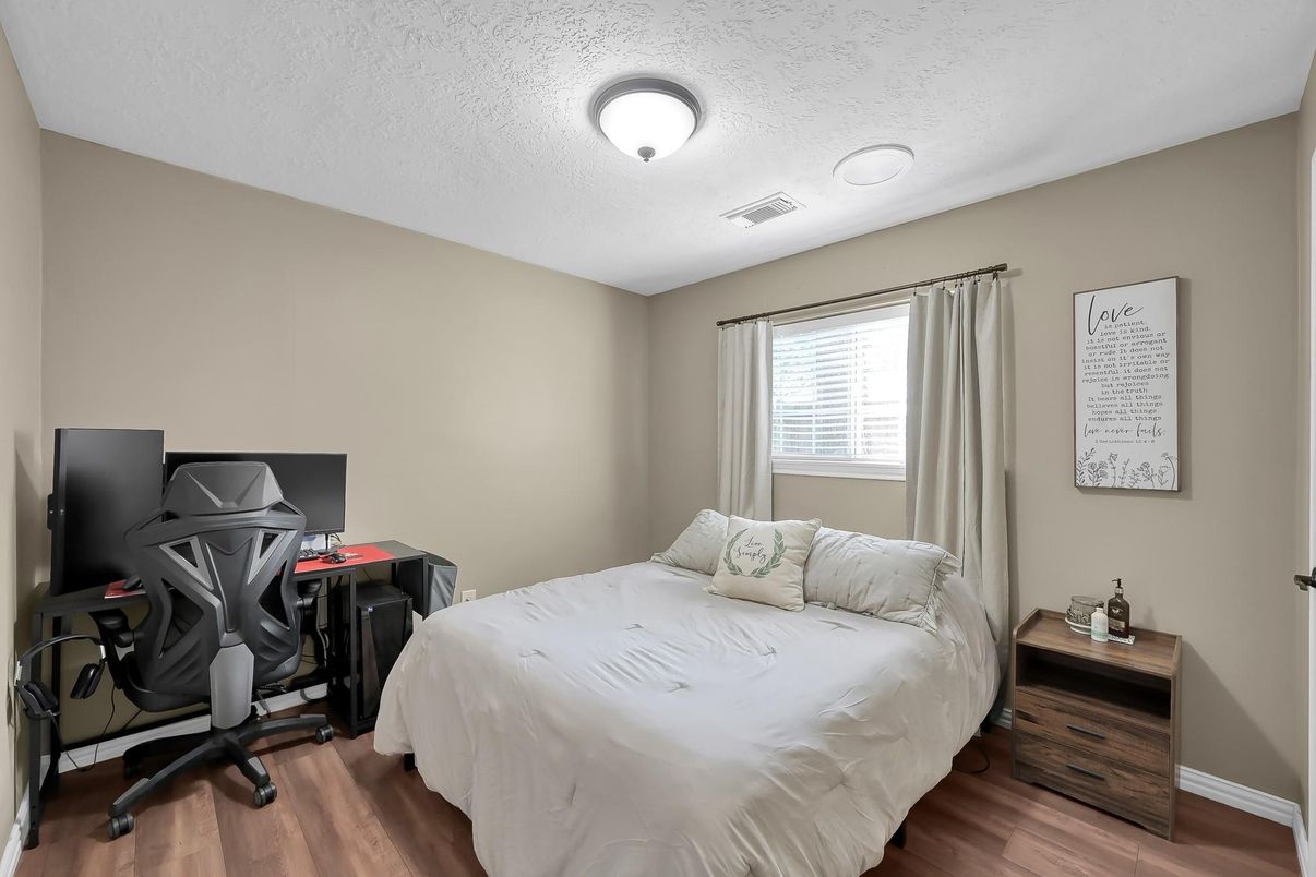 Bedroom, Home Office, Interior, Wood Texture Flooring