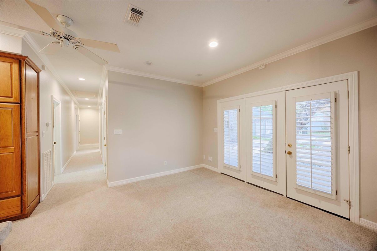 Empty room, Interior, Recessed Lighting