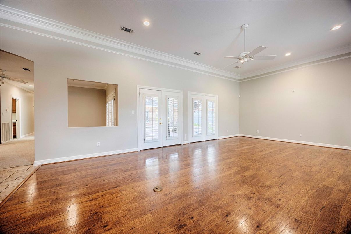 Empty room, Interior, Recessed Lighting, Wood Texture Flooring