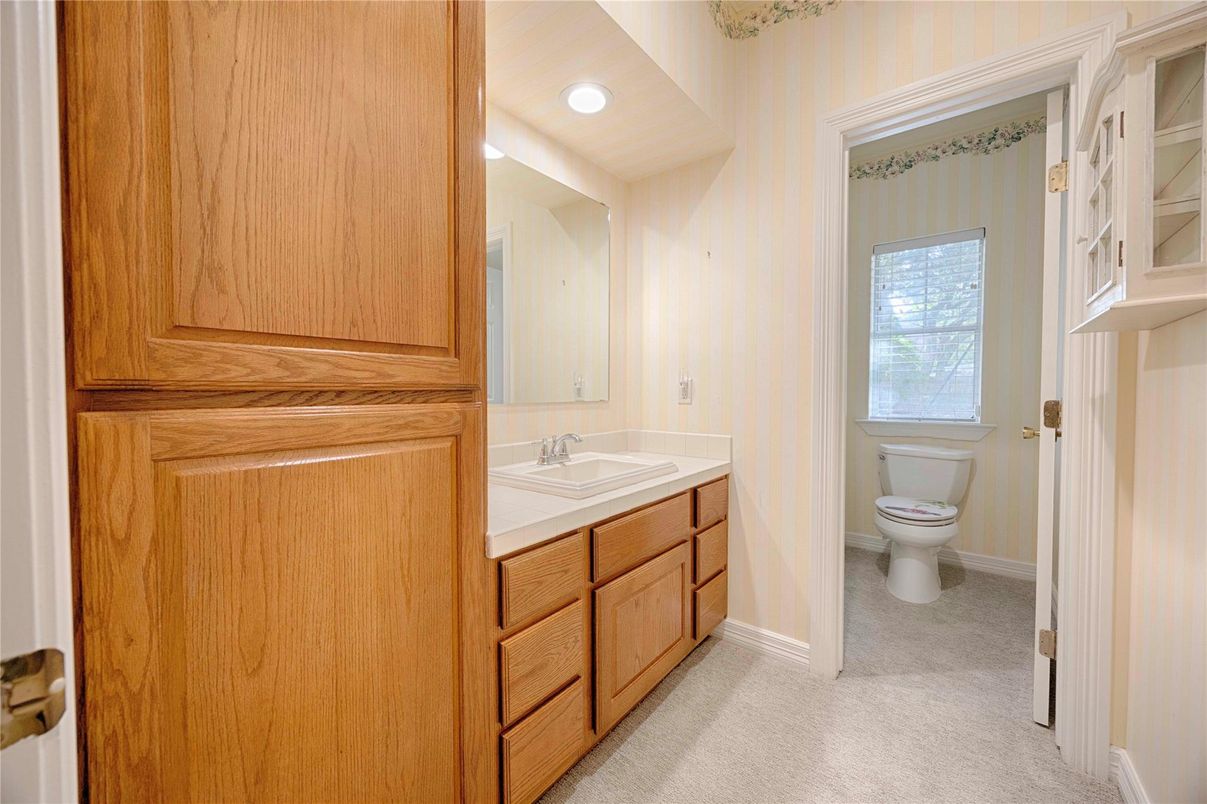 Bathroom, Interior, Recessed Lighting