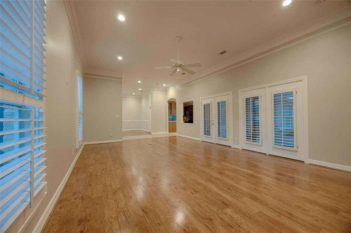 Empty room, Interior, Recessed Lighting, Wood Texture Flooring