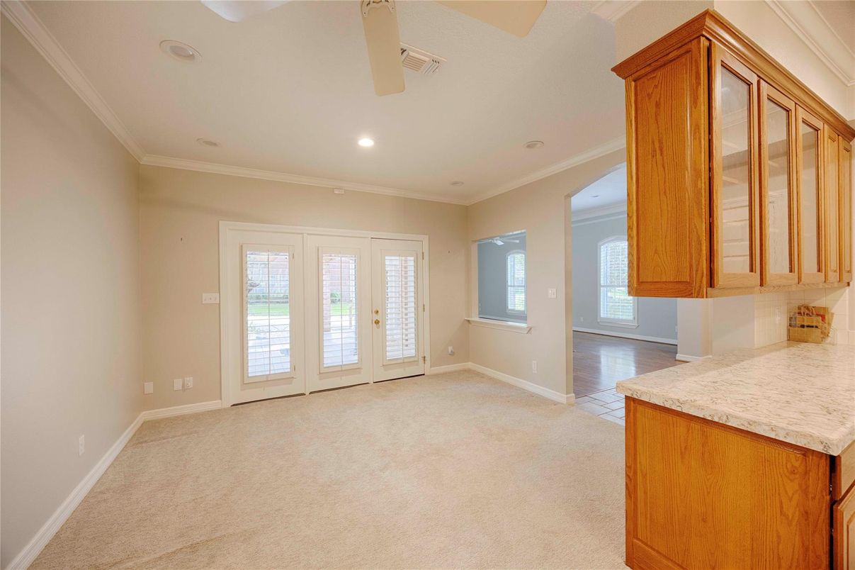 Empty room, Interior, Recessed Lighting