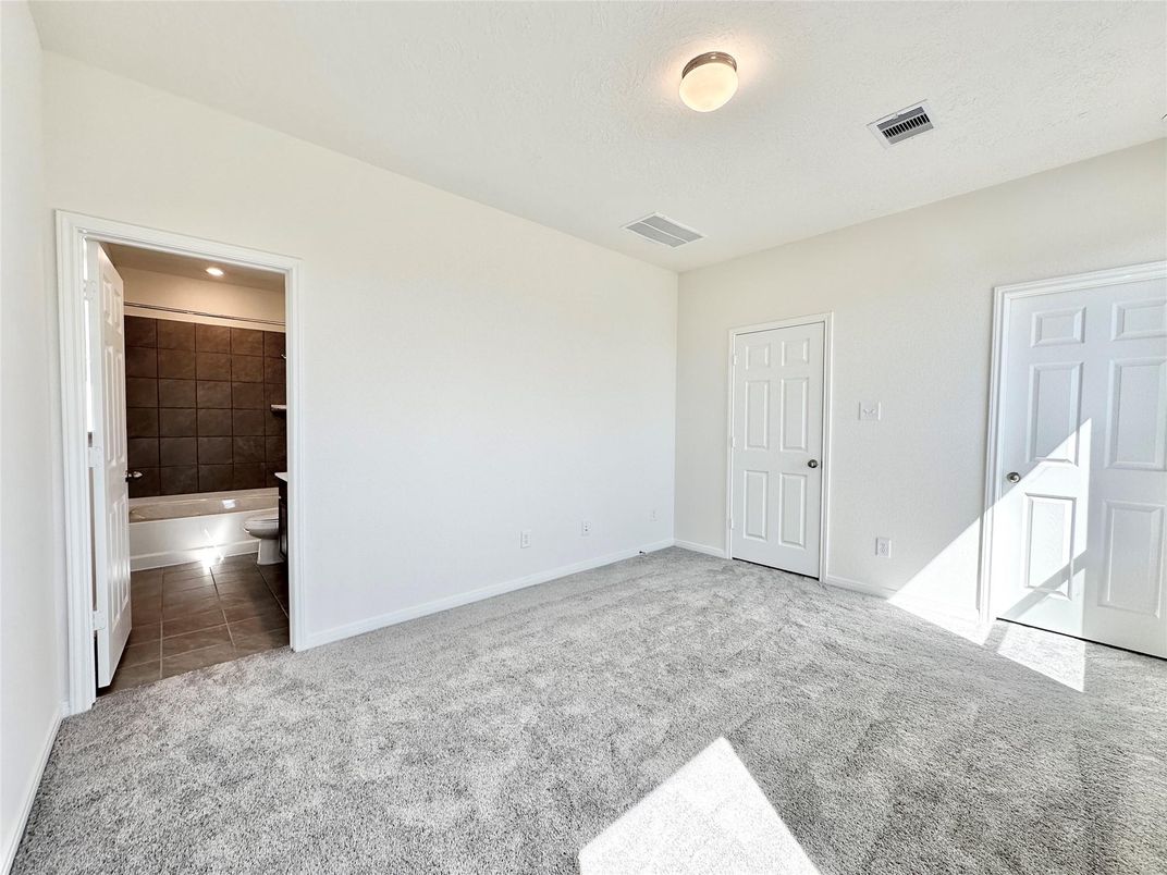 Bathroom, Empty room, Interior, Recessed Lighting