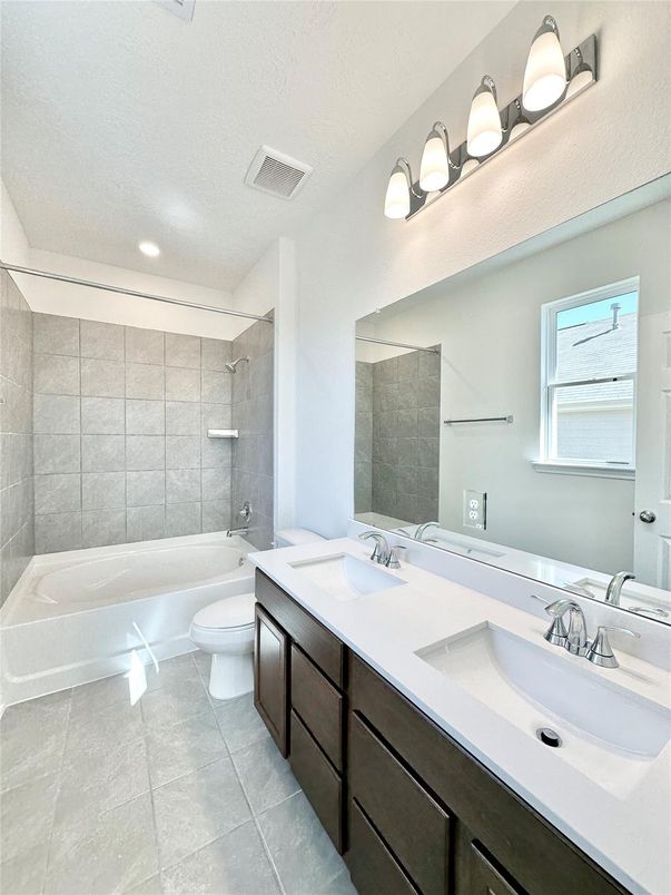 Bathroom, Dual Sink Vanities, Interior, Recessed Lighting