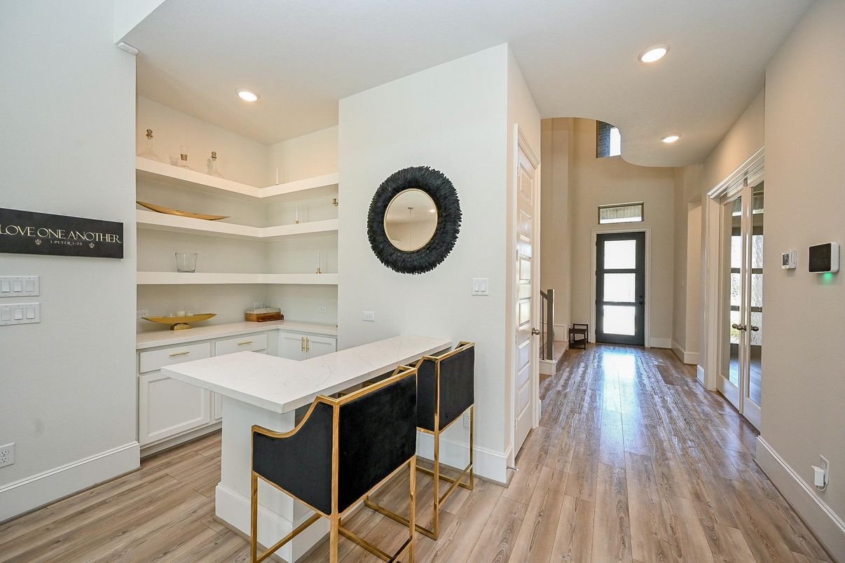 Interior, Recessed Lighting, Wood Texture Flooring