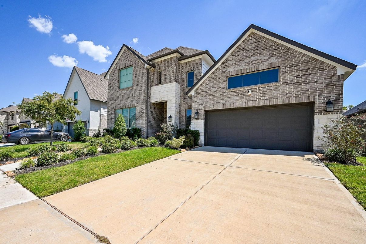 Attached, Exterior, Facade, Brick Facade, Brick Traditional