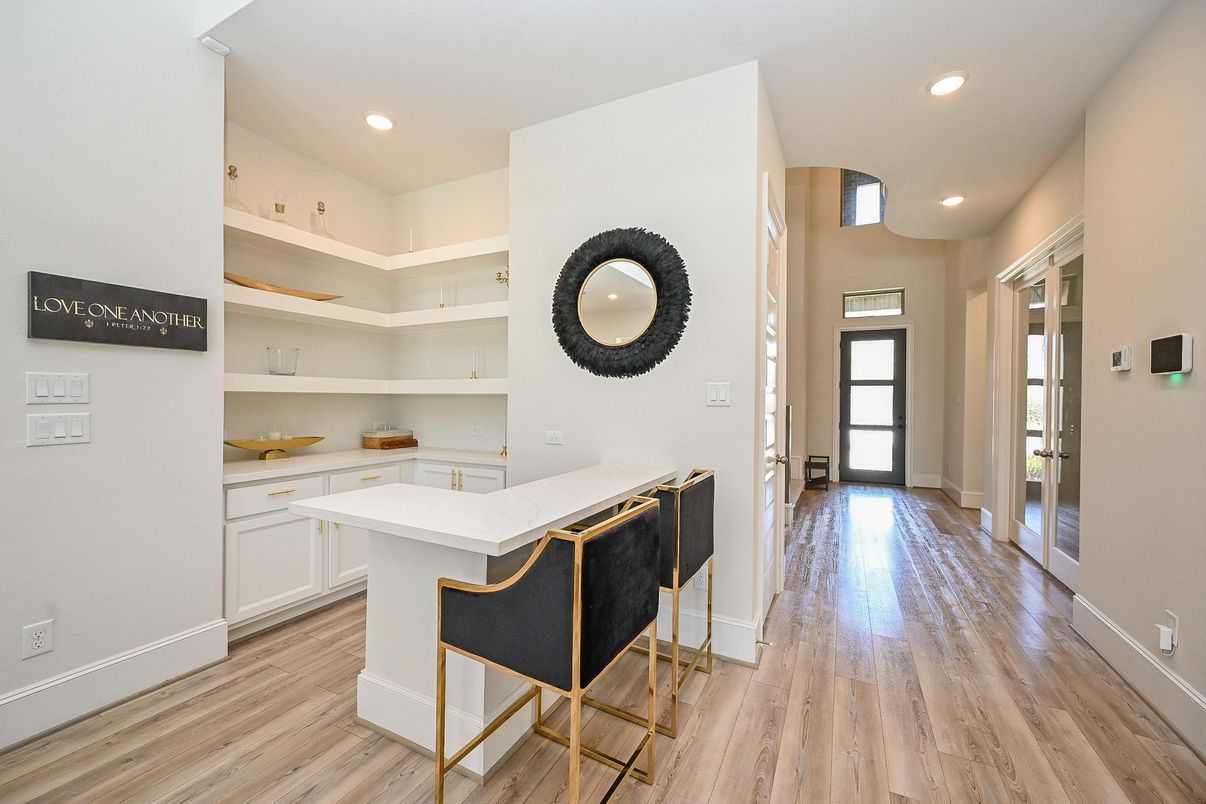 Interior, Recessed Lighting, Wood Texture Flooring