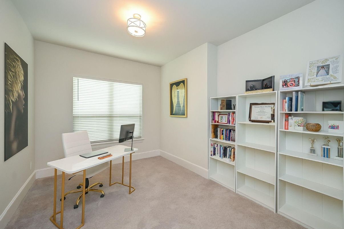 Home Office, Interior