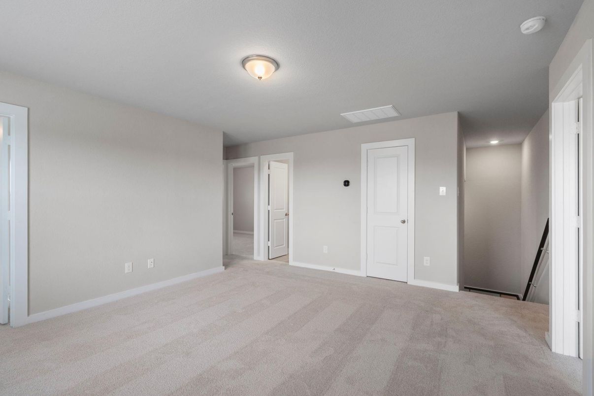 Empty room, Interior
