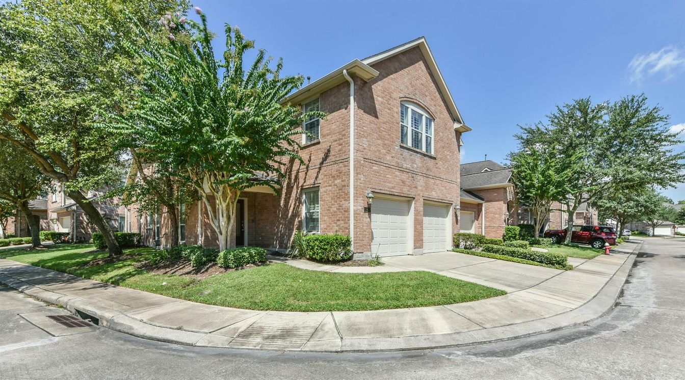 Attached, Exterior, Facade, Brick Facade, Brick Traditional