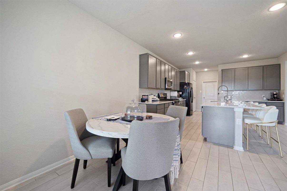 Dining room, Interior, Kitchen, Recessed Lighting