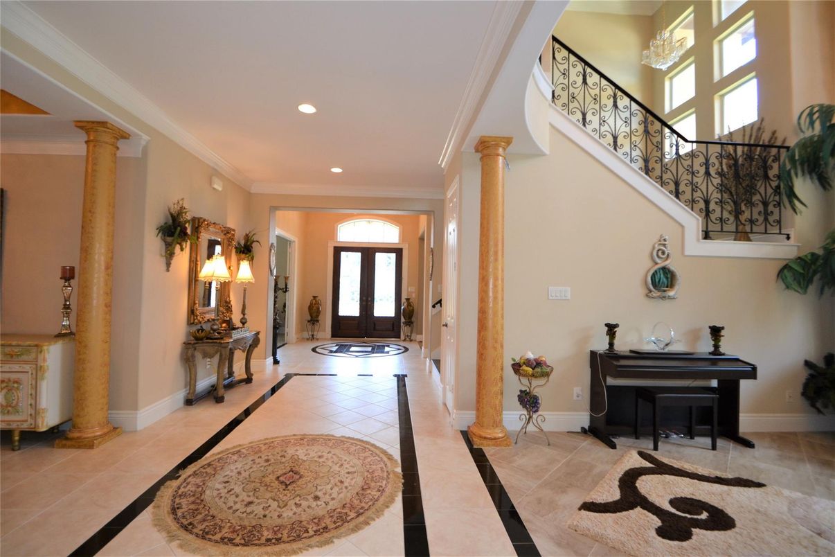 Interior, Piano, Recessed Lighting