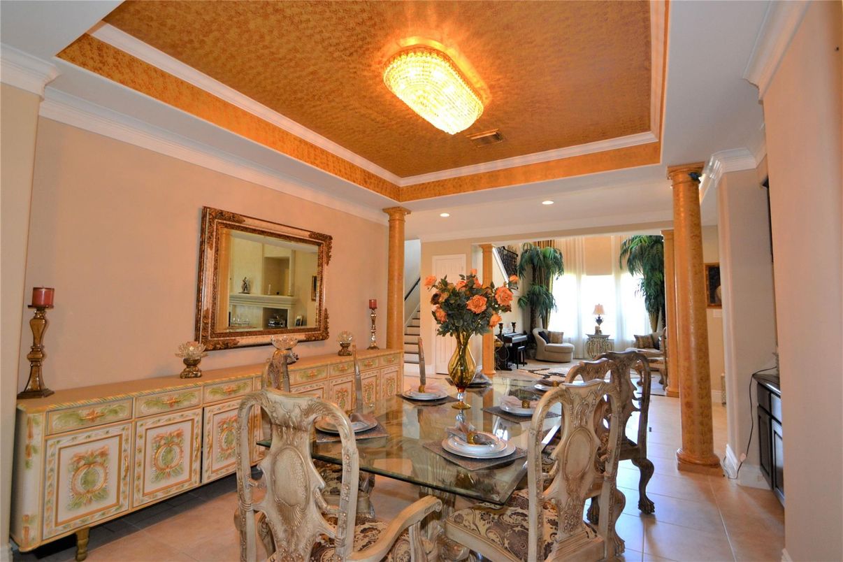 Dining room, Interior, Recessed Lighting