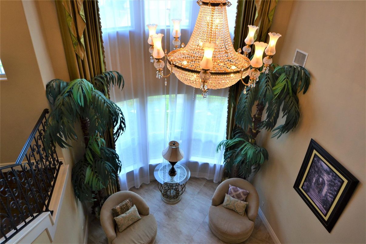 Chandelier, Interior