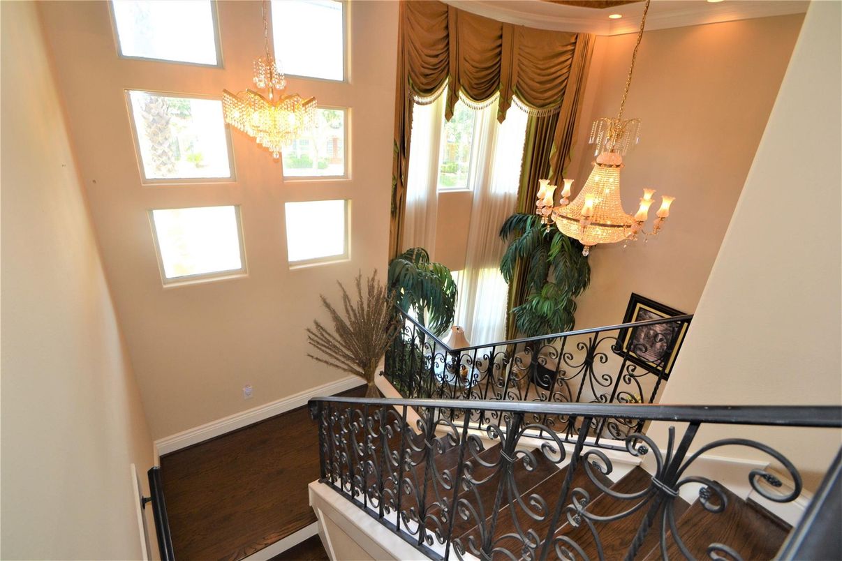 Chandelier, Interior, Wood Texture Flooring