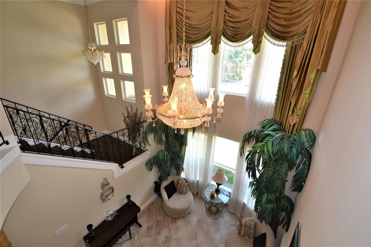 Chandelier, Interior
