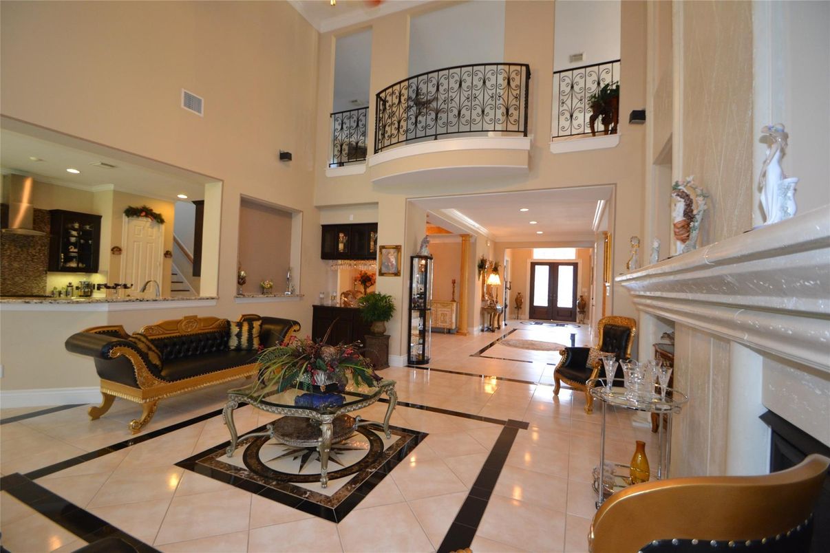Fireplace, Interior, Recessed Lighting