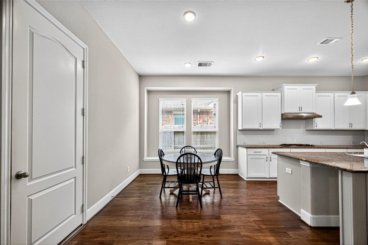Dining room, Interior, Kitchen, Pendant Lights, Recessed Lighting, Wood Texture Flooring