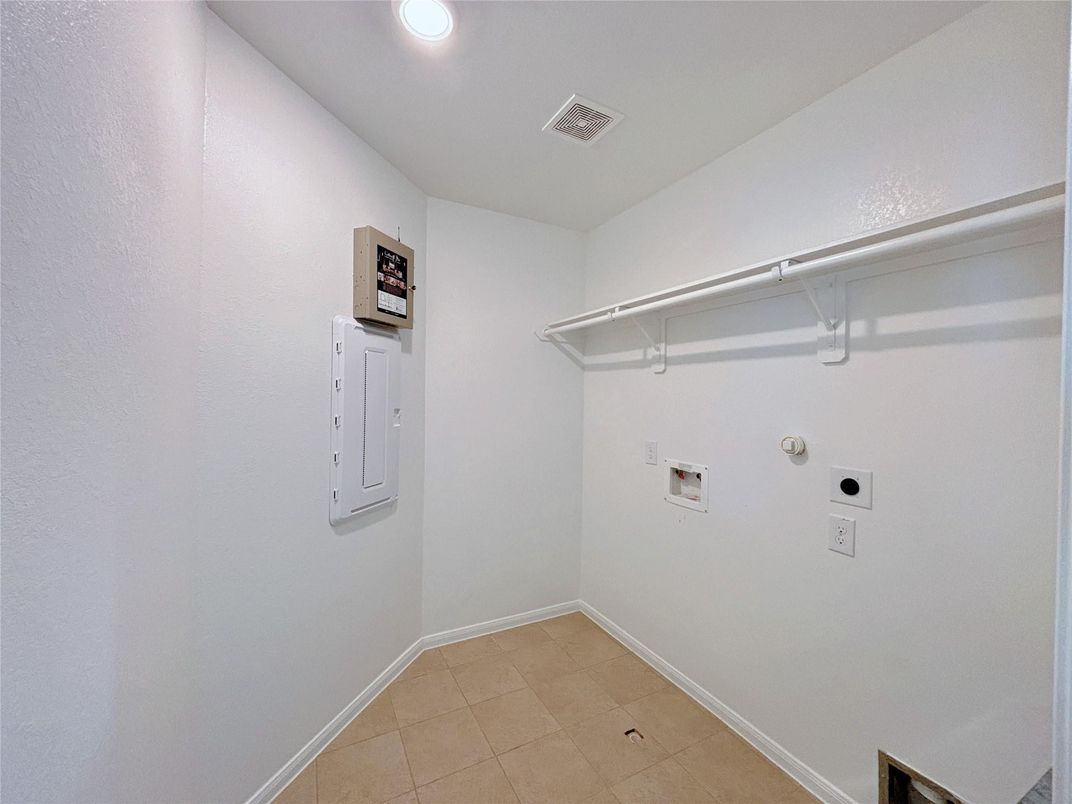 Interior, Recessed Lighting, Walk-in Closets