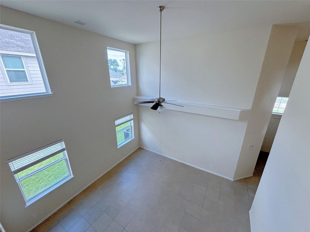 Empty room, Interior, Pendant Lights
