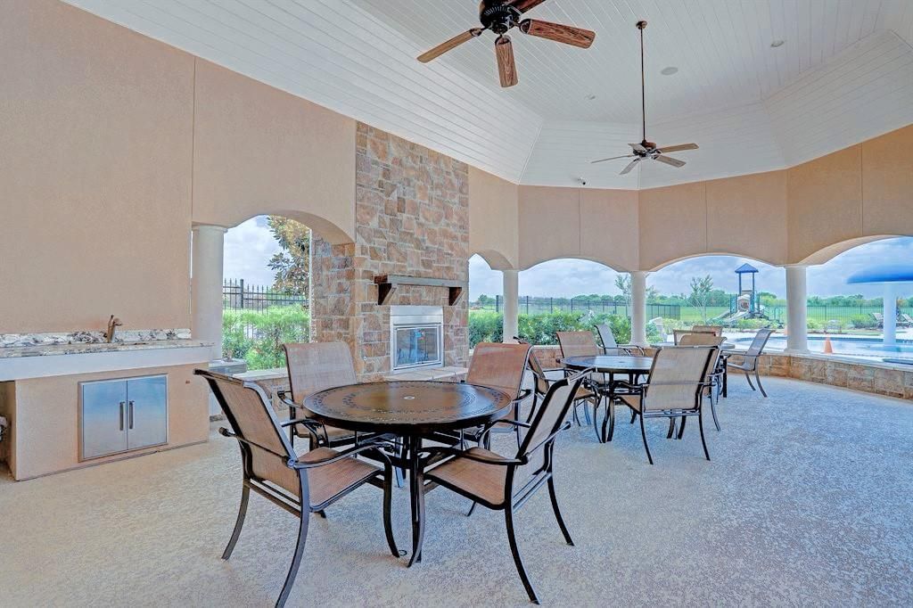 Exterior, Fireplace, Water